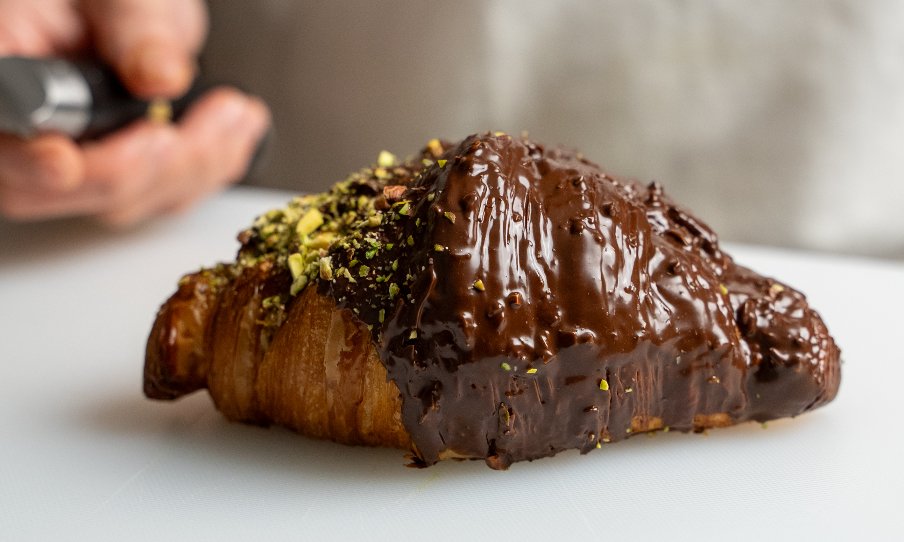 Viral Dubai chocolate and pistachio croissant