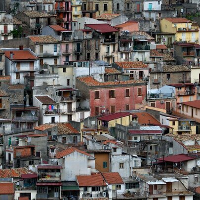 Viaggio Italiano: Photography and Drawings by Moses Tan