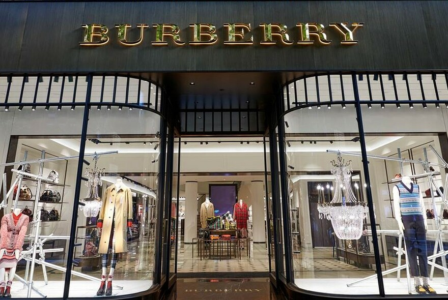 Burberry collins st on sale