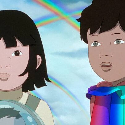 Still from the animated film Arco, shows two children against a pale background with rainbow arcs in the background.
