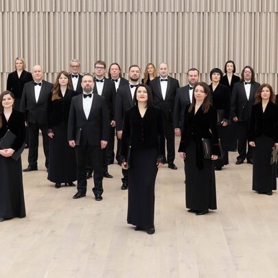 Latvian Radio Choir and Genevieve Lacey