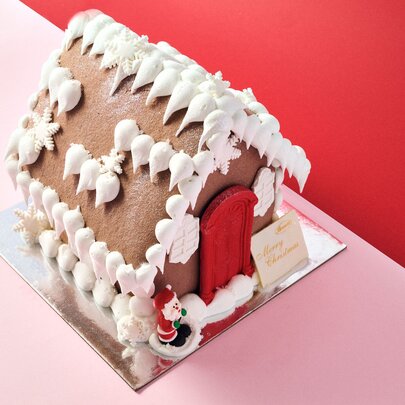 Build and Sip: Gingerbread House