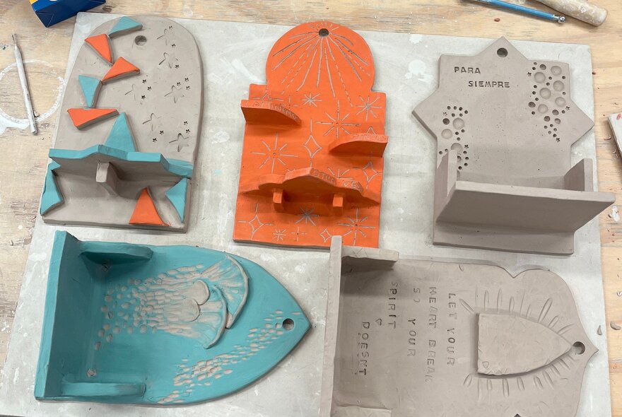 Templates for miniature shrines in different colours.