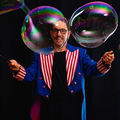 Dr Hubble's Brilliant Bubbles