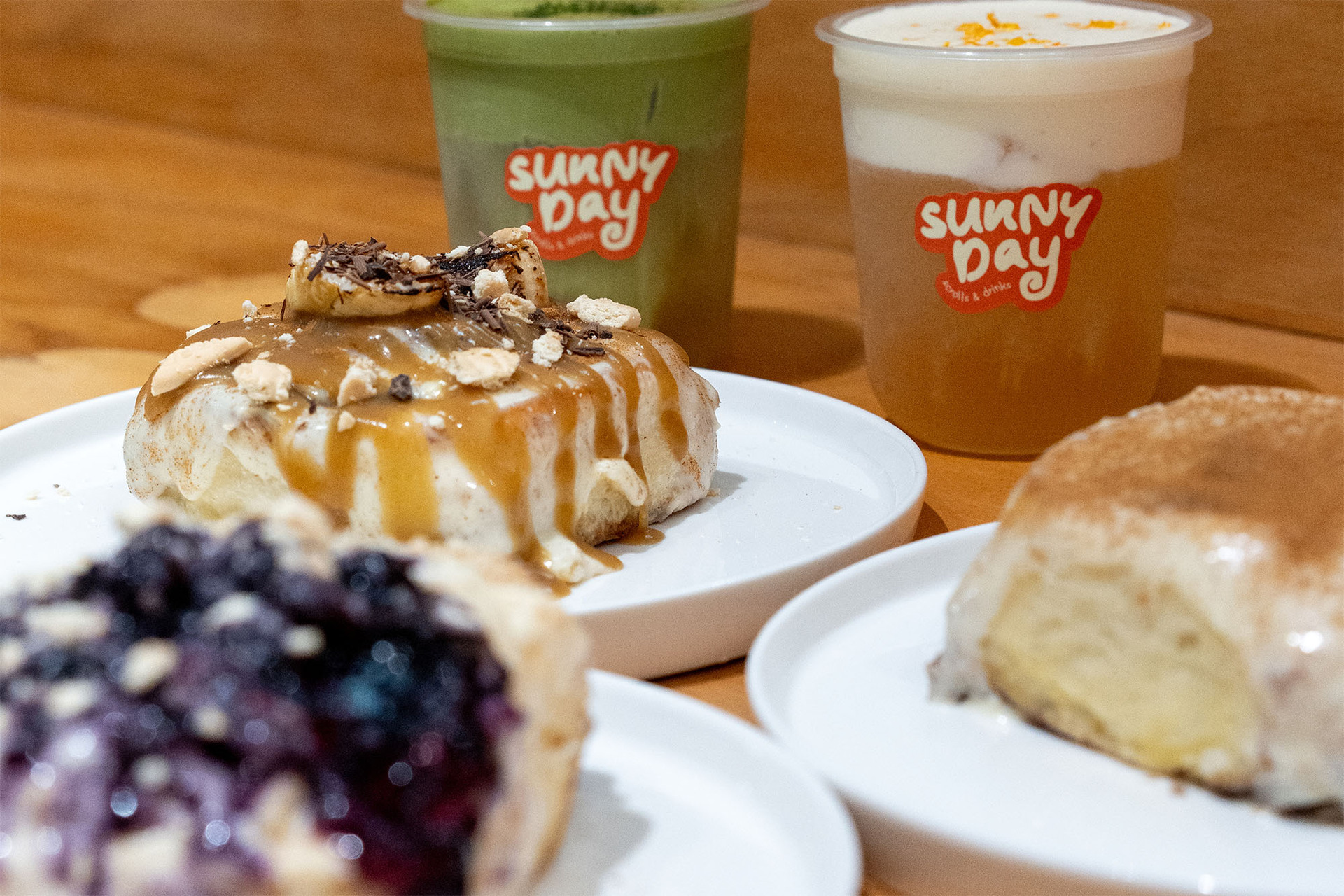 iced scrolls, matcha and coffee 
