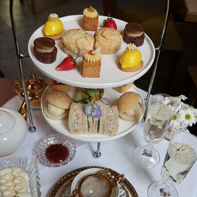 Brushstrokes and High Tea 