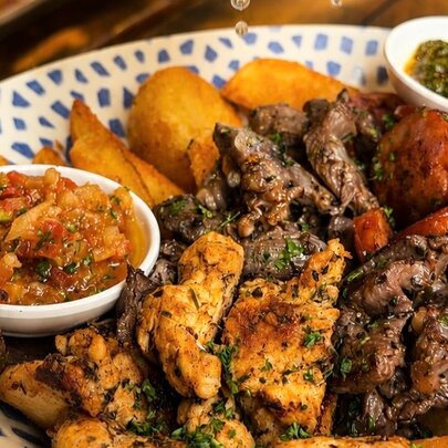 Picada or asado mixto, a traditional South American mixed meat grill platter.
