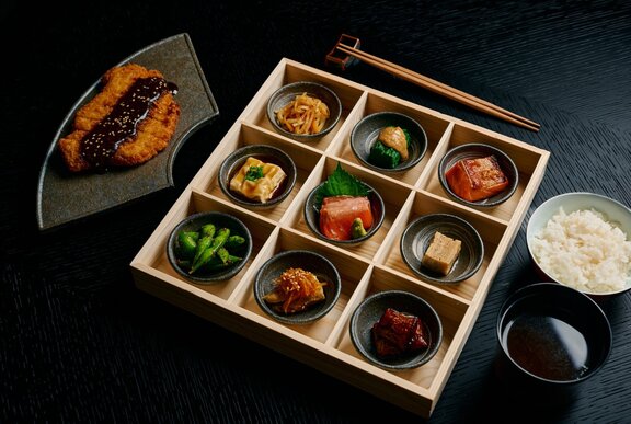  Nine-dish Kaiseki box set from Warabi