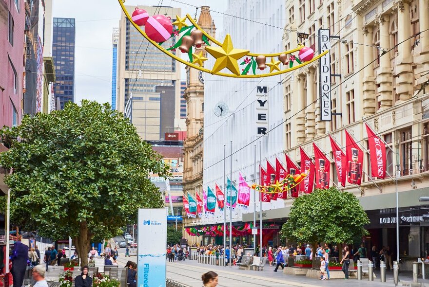 A street mall with Christmas decorations