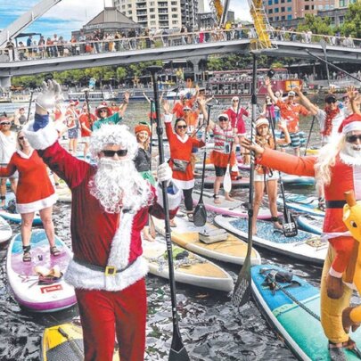 Christmas Stand Up Paddleboard along the Yarra