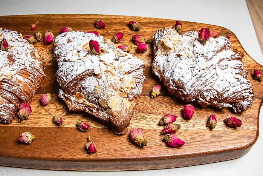 Croissantsat dusted with sugar powder at Agathé Pâtisserie.