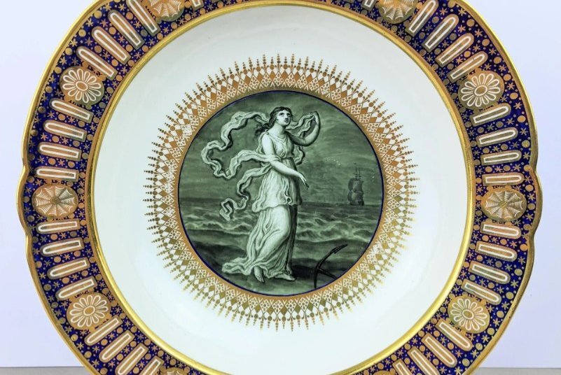 Dining at the Palace: Collecting British Royal Tableware