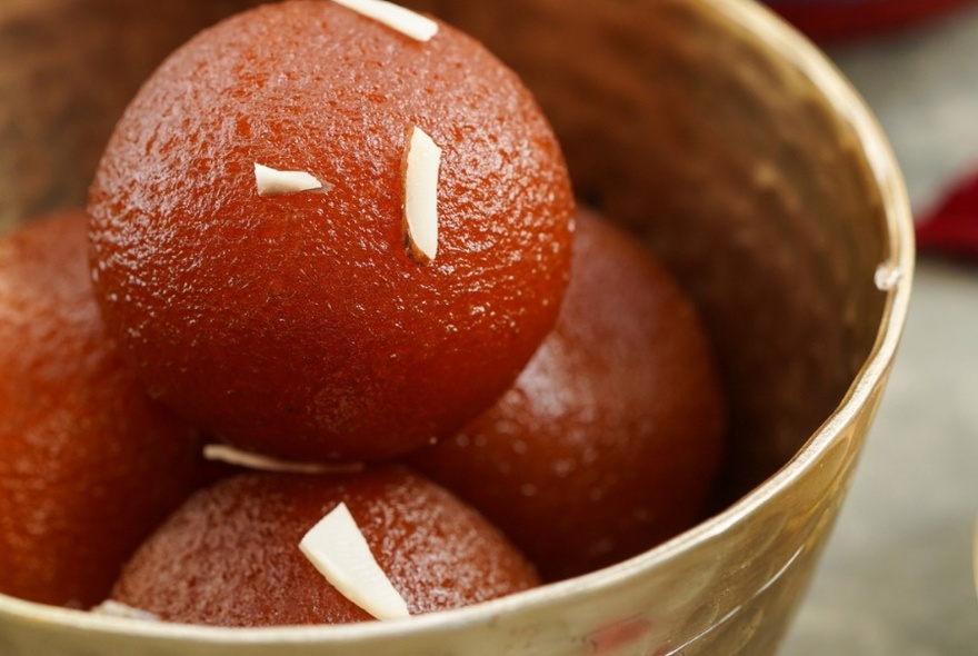 Gulab jamun balls.