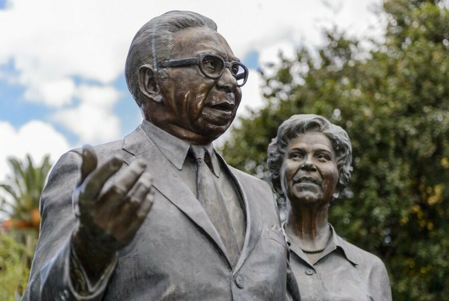 Bronze statue of Pastor Sir Douglas and Lady Nicholls.