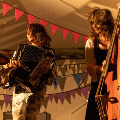 Motley Music: Vardos