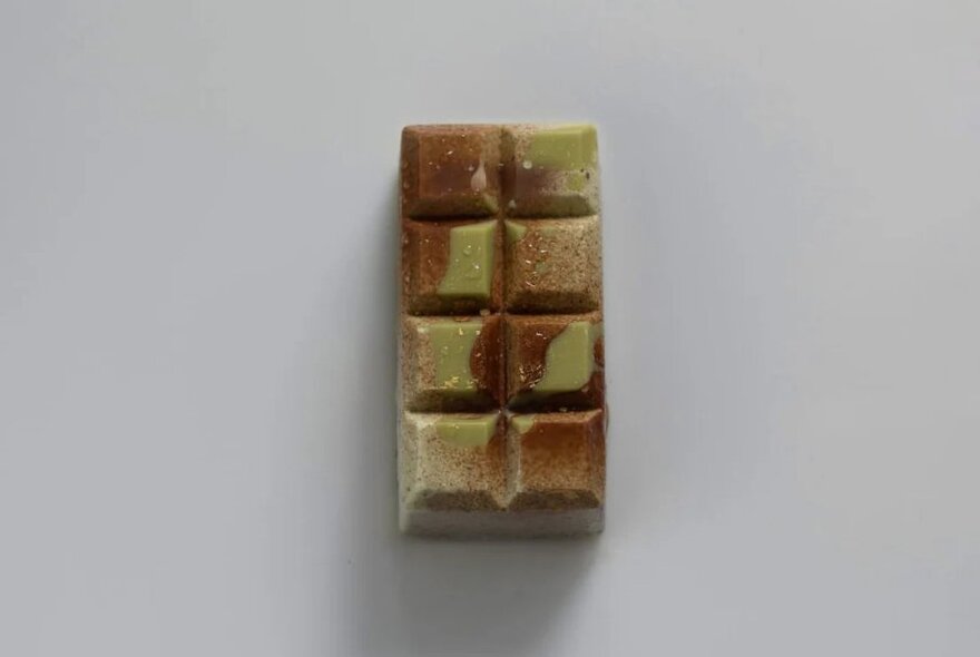 Pistachio chocolate bar