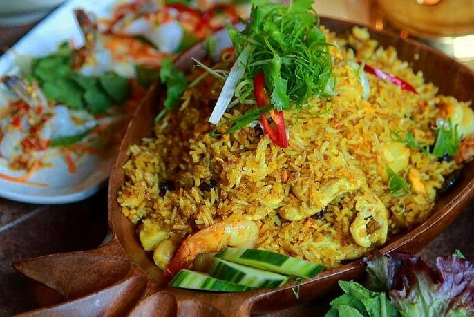 Thai rice dish with prawns and coriander.