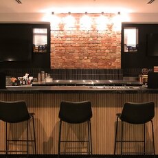 Vic's Bar