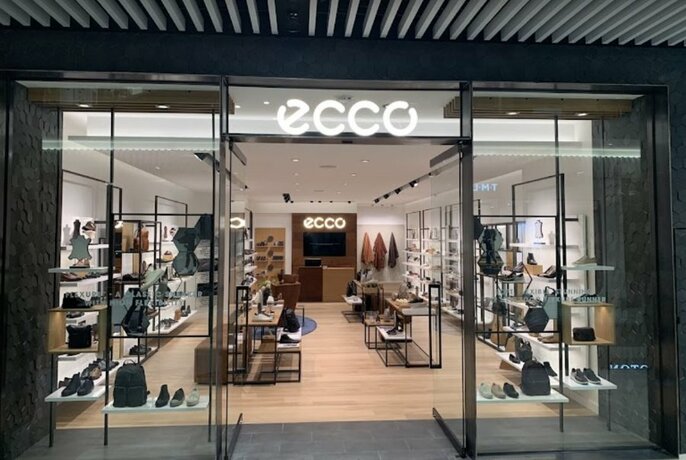 Glass-windowed shopfront of Ecco store at Emporium Melbourne.