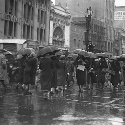 Newsworthy: Melbourne in Photographs 1933-1936