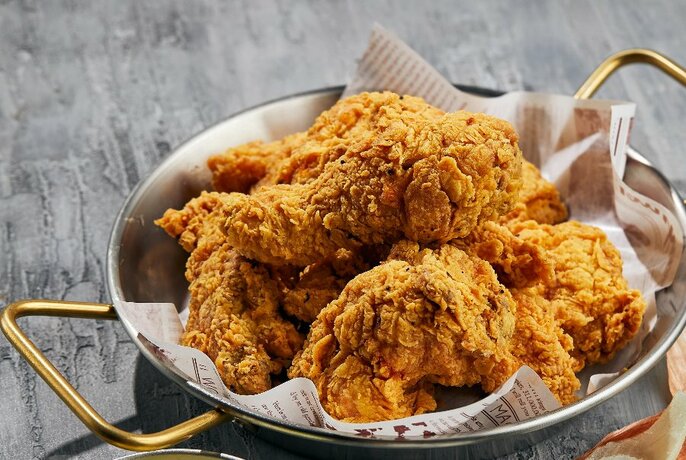 A bowl of fried chicken