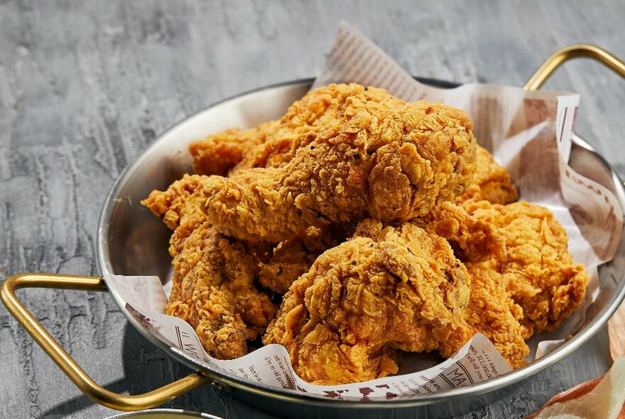 A bowl of fried chicken
