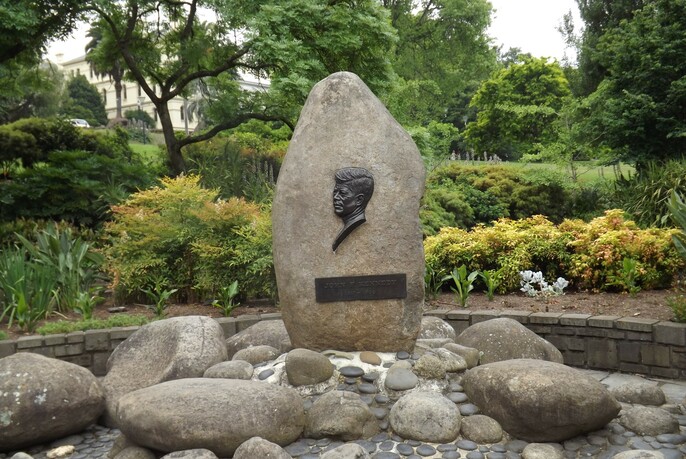 Kennedy memorial in Treasury Gardens.