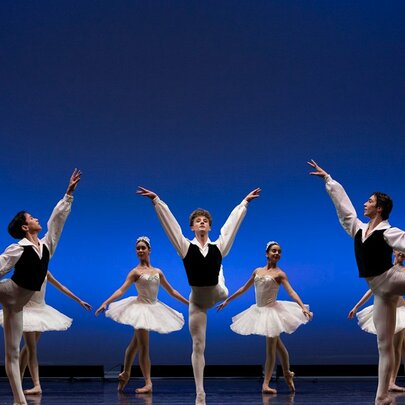 En Pointe: The Australian Ballet School
