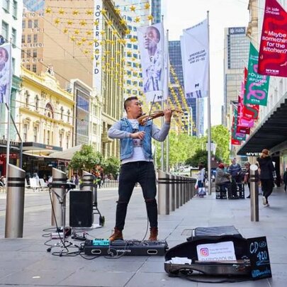 Where to find buskers in Melbourne